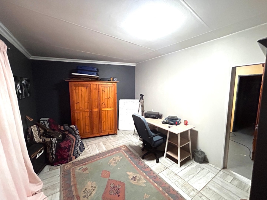 5 Bedroom Property for Sale in Dan Pienaar Free State